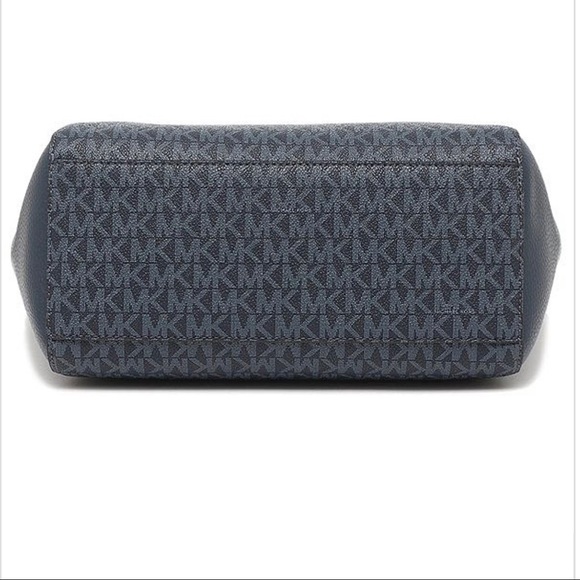 Michael Kors blue Bag
35F9SKFT5V - Picture 5 of 6